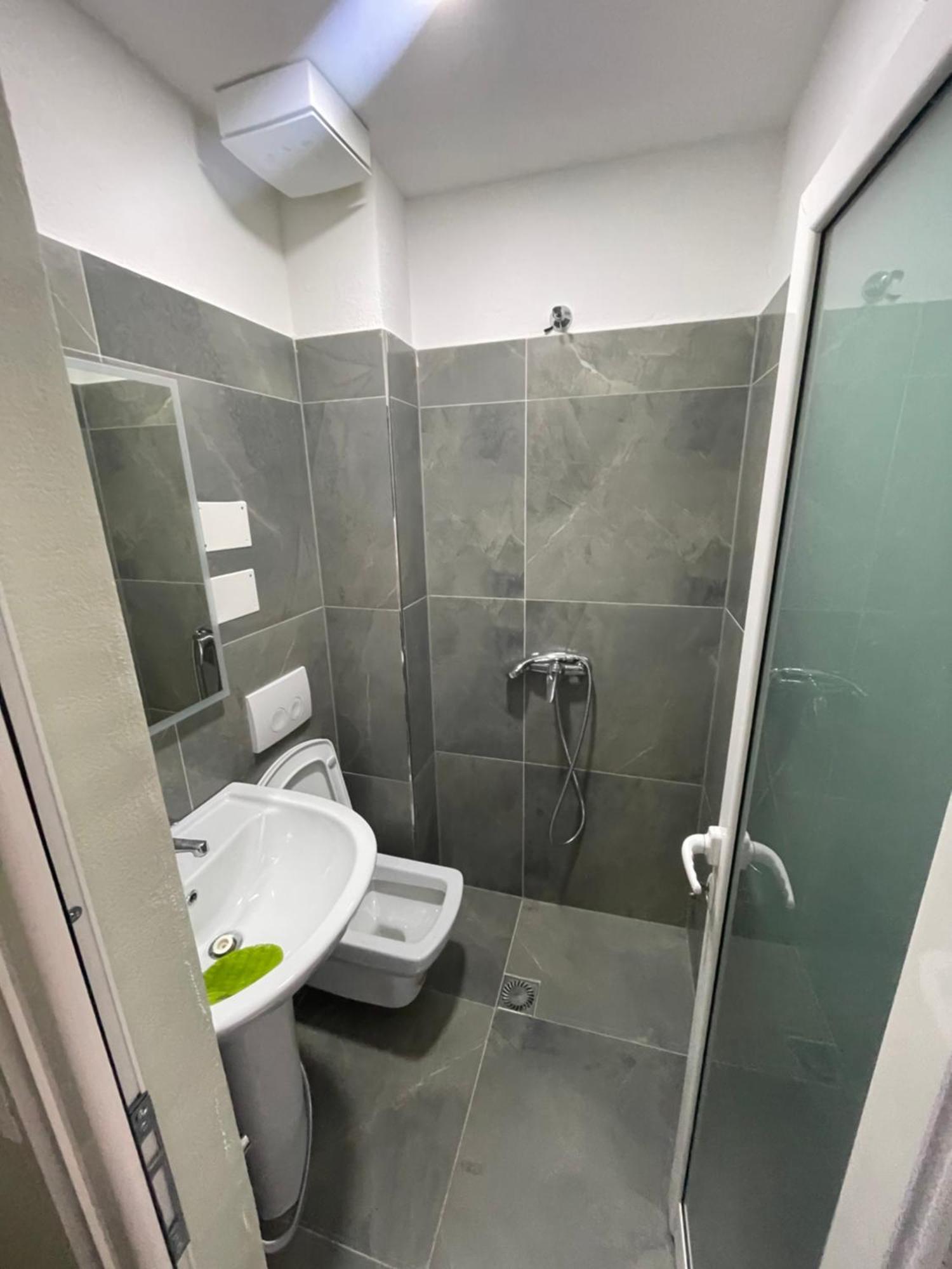 LURA Hotel Fushe-Lure Buitenkant foto