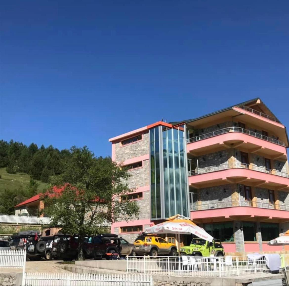 LURA Hotel Fushe-Lure Buitenkant foto