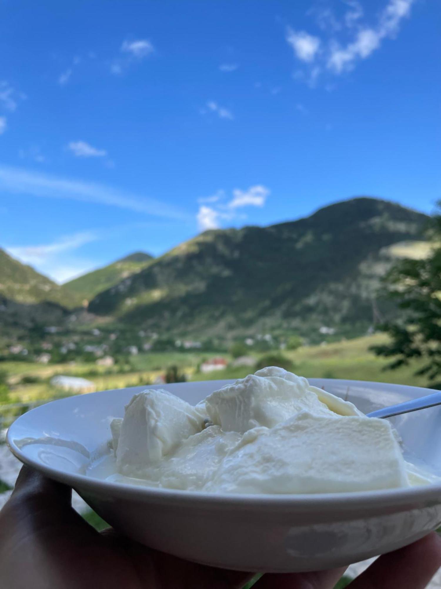 LURA Hotel Fushe-Lure Buitenkant foto