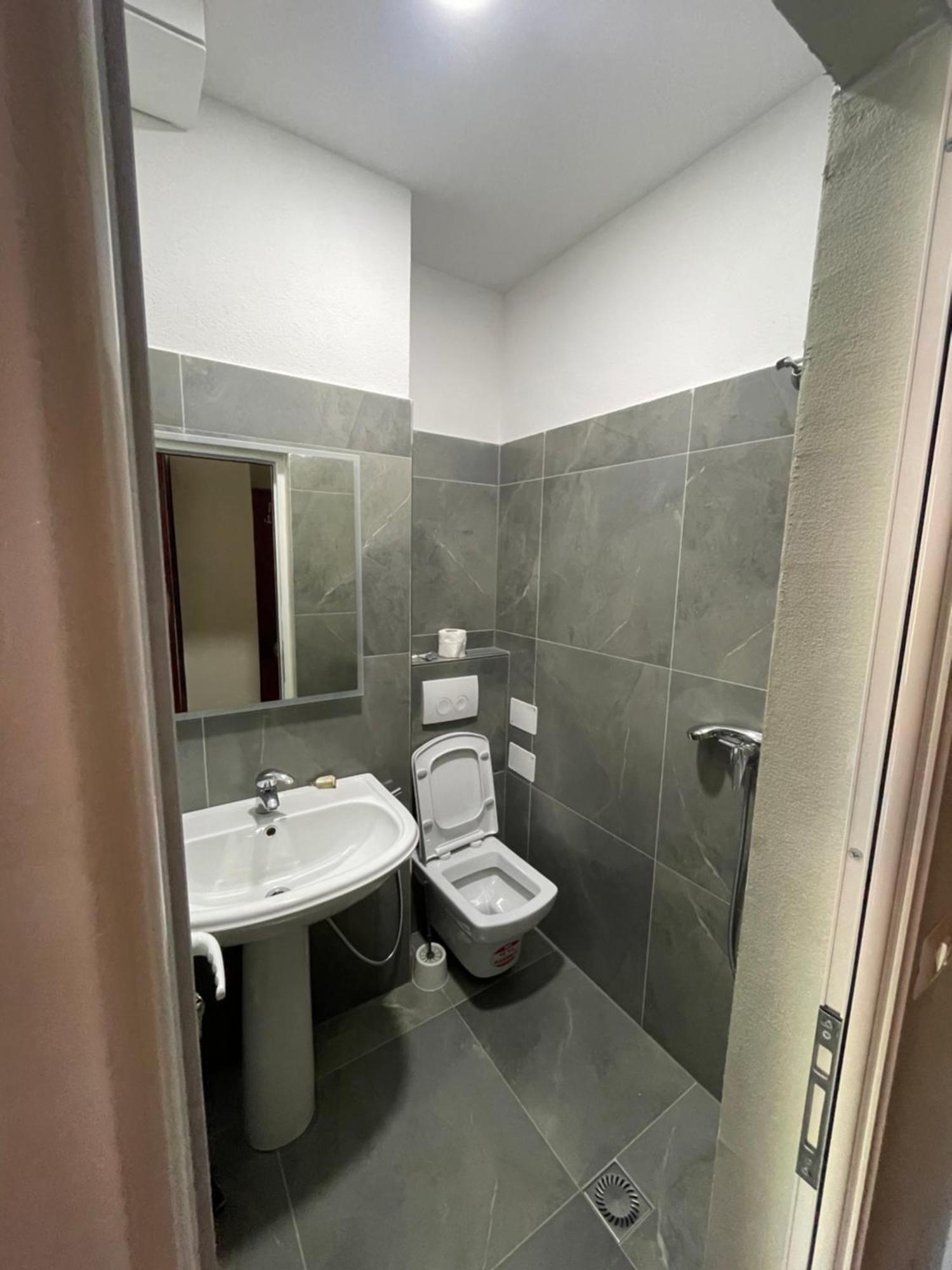 LURA Hotel Fushe-Lure Buitenkant foto