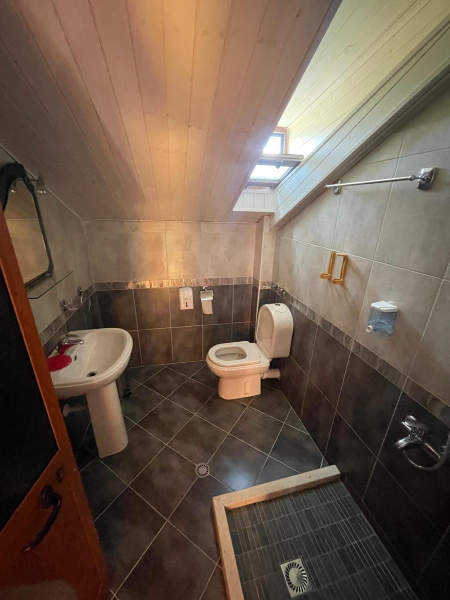 LURA Hotel Fushe-Lure Buitenkant foto