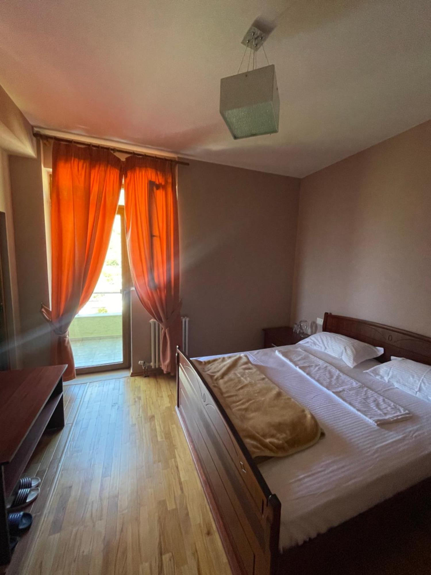 LURA Hotel Fushe-Lure Buitenkant foto